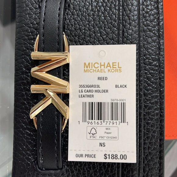 MICHAEL KORS
Reed Large Pebbled Leather Card Holder Case Wallet 
COLOR BLACK
NWT - Picture 10 of 16